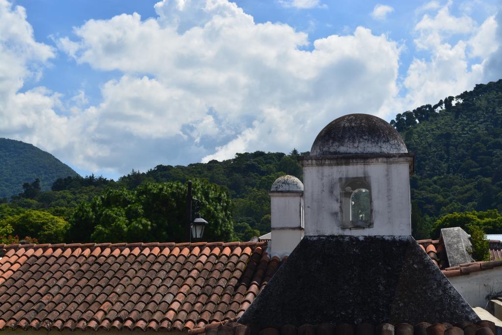Luna Maya Hostel & Wellness Antigua Buitenkant foto