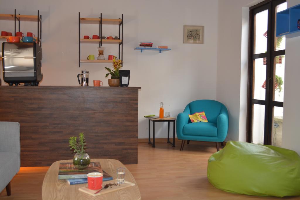 Luna Maya Hostel & Wellness Antigua Buitenkant foto